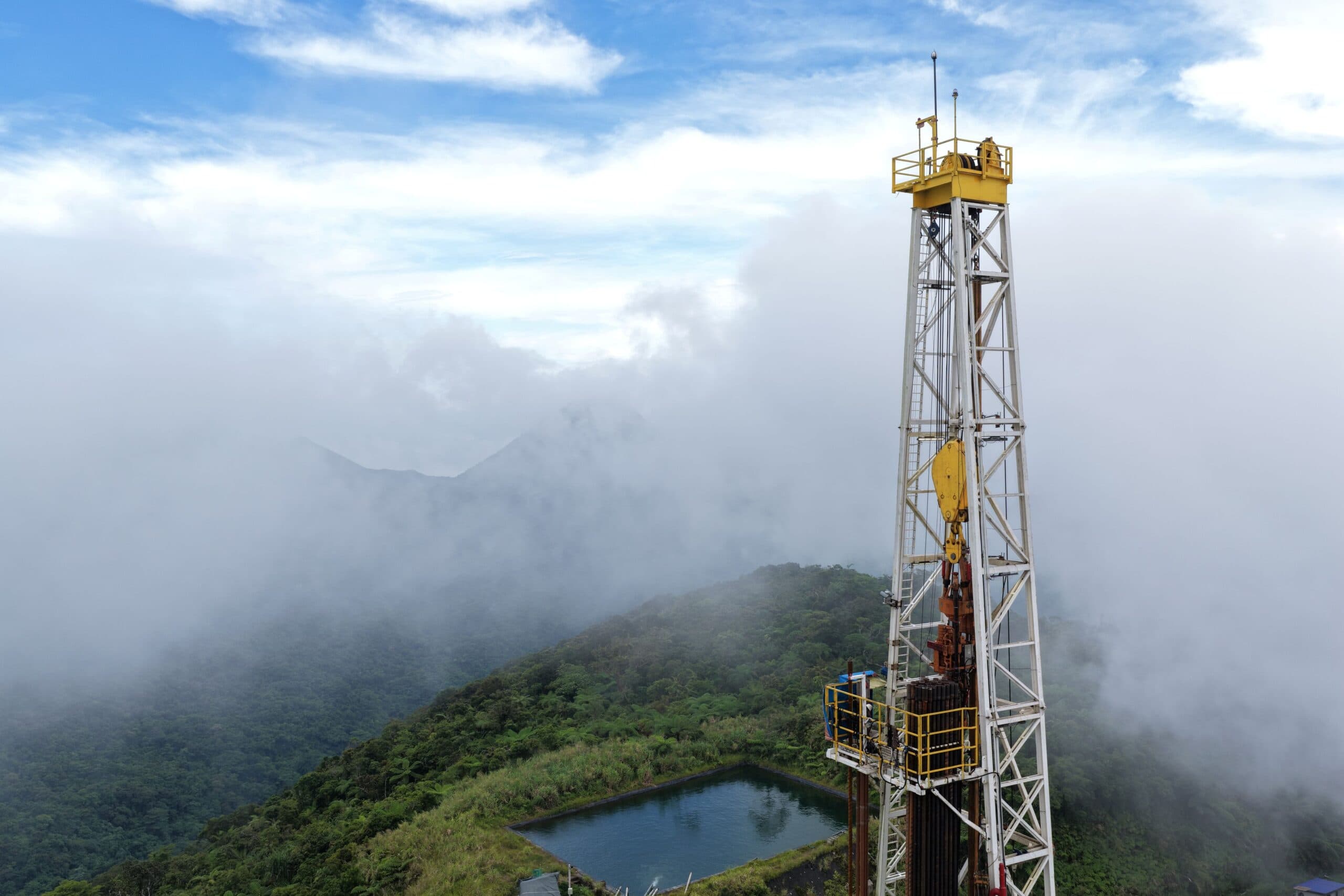 Mast tower